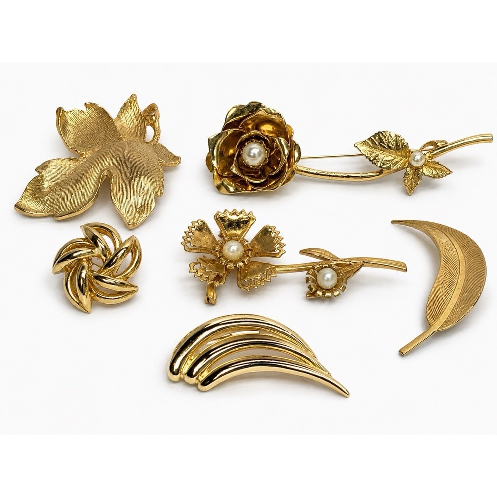 6 Vintage Brooches Beautiful Condition!